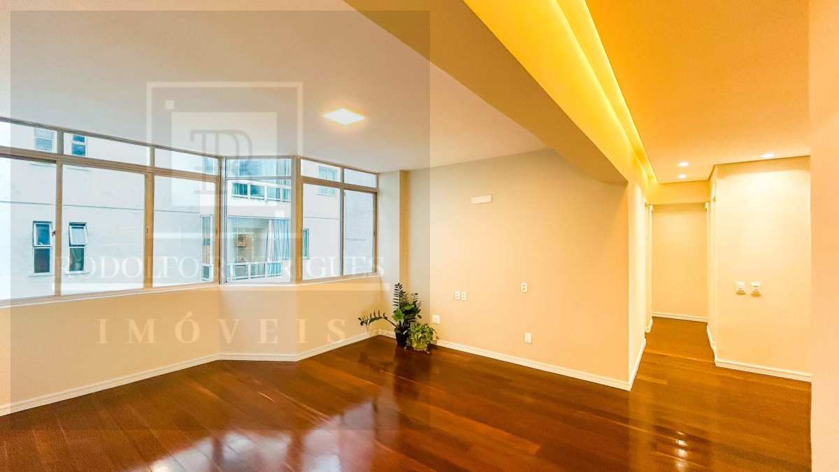 Apartamento 100% Reformado à Venda no Cocó | 128m² | Próx. Praça Martins Dourado - Rodolfo Rodrigues Imóveis