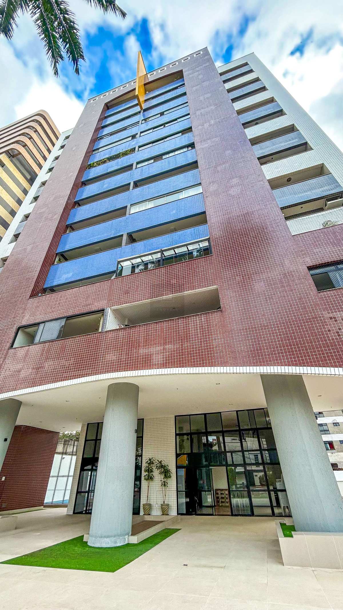 Apartamento à Venda na Aldeota | 164m², 4 Quartos, 3 Suítes, 3 Vagas, Nascente | R$800.000 | Fortaleza/CE - Rodolfo Rodrigues Imóveis