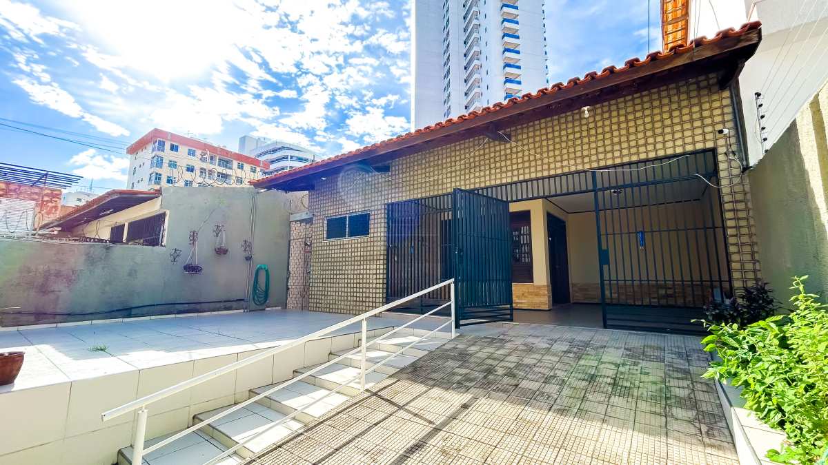 Casa à venda no Dionísio Torres, divisa com Aldeota - 313m2 - Excelente estado de conservação - Sombra - Rodolfo Rodrigues Imóveis