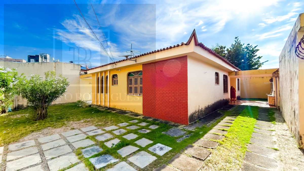 Casa à venda no Papicu - 300m2 - Prox Shopping Riomar Papicu e Av Alberto Sá - Rodolfo Rodrigues Imóveis